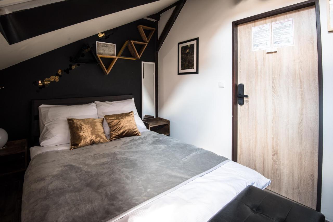 Brix Hostal *